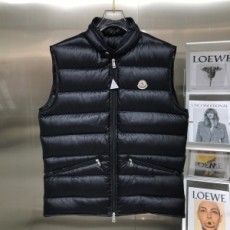 몽클레어 MONCLER 2021 SS 패치로고 퀄팅 지퍼포켓 남성 패딩조끼 커스텀급