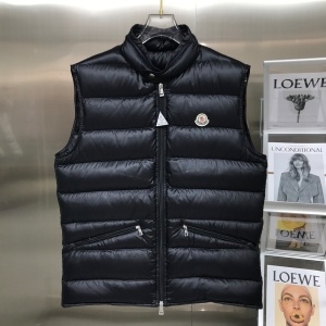 몽클레어 MONCLER 2021 SS 패치로고 퀄팅 지퍼포켓 남성 패딩조끼 커스텀급