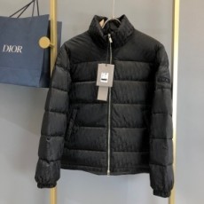 디올 DIOR 2021 SS 캐릭터 패치로고 포켓 블랙 남성 패딩 커스텀급