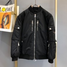 프라다 PRADA 2021 SS 삼각로고 포켓 지퍼 남성 패딩 미러급