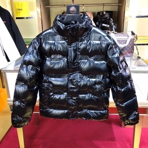 셀린느 CELINE 2021 SS 로고 퀄팅 유광 포켓 블랙 남성 패딩 커스텀급