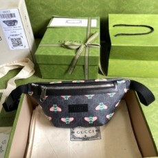 구찌 GUCCI 2021 SS GG 수프림 베스트리에 벨트백  675181 커스텀급