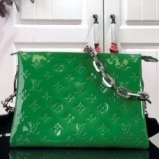 루이비통 LOUIS VUITTON 2021 SS 쿠상 PM 체인 스몰 그린블랙 크로스백 M57793 커스텀급