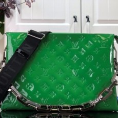 루이비통 LOUIS VUITTON 2021 SS 쿠상 MM 체인 스몰 그린블랙 크로스백 M57783 커스텀급
