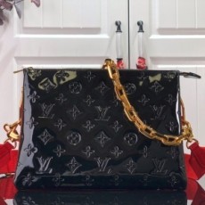 루이비통 LOUIS VUITTON 2021 SS 쿠상 PM 체인 스몰 블랙레드 크로스백 M57793 커스텀급
