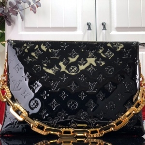 루이비통 LOUIS VUITTON 2021 SS 쿠상 MM 체인 스몰 블랙레드 크로스백 M57783 커스텀급