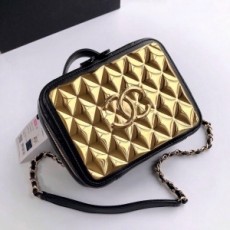 샤넬 CHANEL 2021 SS 골드 메탈 블랙 코스메틱 케이스 크로스백 AS2900 커스텀급