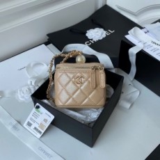 샤넬 CHANEL 2021 SS 미니 클래식 코스메틱 진주 손목스트랩 골드 파우치백 AP2161 커스텀급