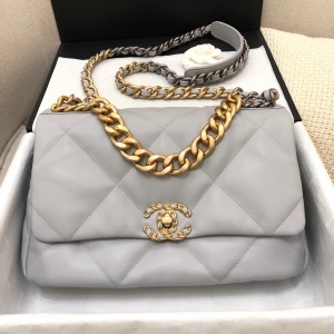 샤넬 CHANEL 2021 SS 19 플랩 메탈 체인 그레이 제니백 AS1161 커스텀급