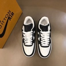 루이비통 LOUIS VUITTON 2021 SS 오프화이트 콜라보 검흰 남성 슈즈 커스텀급