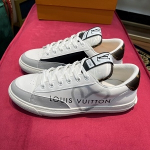 루이비통 LOUIS VUITTON 2021 SS 캐릭터 로고 화이트그레이 커플 슈즈 커스텀급