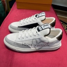 루이비통 LOUIS VUITTON 2021 SS 캐릭터 로고 화이트그레이 커플 슈즈 커스텀급