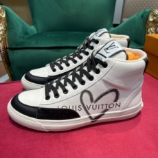 루이비통 LOUIS VUITTON 2021 SS 캐릭터 로고 화이트블랙 하이탑 커플 슈즈 커스텀급
