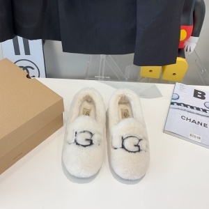 어그 UGG 2021 SS 캐릭터 로고 양털 화이트 여성 슈즈 커스텀급
