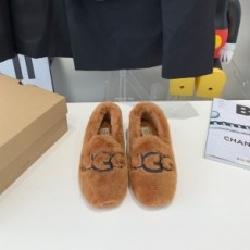 어그 UGG 2021 SS 캐릭터 로고 양털 카멜 여성 슈즈 커스텀급