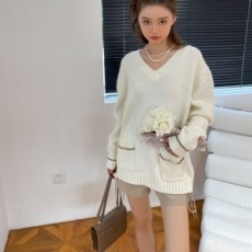 샤넬 CHANEL 2021 SS 체인장식 포켓 브이넥 여성 니트 커스텀급