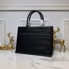 디올 DIOR 2021 SS 각인로고 블랙 여성 미듐 북 토트백 미러급