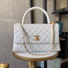 샤넬 CHANEL 2021 SS 퀄팅 금장로고 화이트 코코 핸들백 여성 토트백 92991 커스텀급