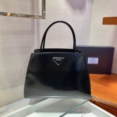 프라다 PRADA 2021 SS 브러시브레더 블랙 여성 토트백 커스텀급