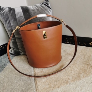 셀린느 CELINE 2021 SS 수플 버킷 16 카멜 여성 크로스백 커스텀급