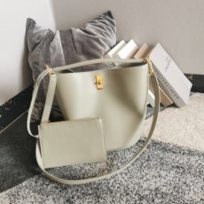 셀린느 CELINE 2021 SS 수플 버킷 16 아이보리 여성 크로스백 커스텀급