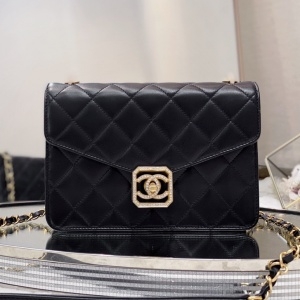 샤넬 CHANEL 2021 SS 큐빅 CC로고 플랩백 여성 체인 크로스백 커스텀