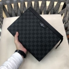 루이비통 LOUIS VUITTON 2021 SS 다미에 블랙 패치로고 남성 클러치백 커스텀