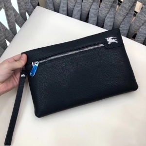 버버리 BURBERRY 2021 SS 레더 블랙 금속로고 지퍼 남성 클러치백 커스텀