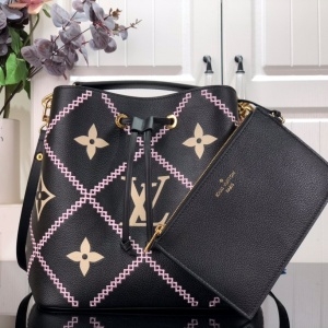 루이비통 LOUIS VUITTON 2022 SS 말타쥬 네오노에 MM 숄더백 블랙 M46029 커스텀급