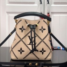 루이비통 LOUIS VUITTON 2022 SS 말타쥬 네오노에 BB 숄더백 아이보리 M46023 커스텀급