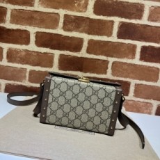 구찌 GUCCI 2022 SS 수프림 쟈가드 스터드 미니 크로스백 678460 커스텀급