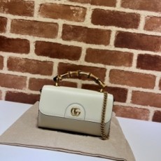 구찌 GUCCI 2022 SS 다이애나 뱀부 핸들 미니 체인 숄더백 화이트 675795 커스텀급