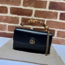 구찌 GUCCI 2022 SS 다이애나 뱀부 핸들 미니 체인 숄더백 블랙 675795 커스텀급