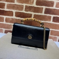 구찌 GUCCI 2022 SS 다이애나 뱀부 핸들 스몰 체인 숄더백 블랙 675794 커스텀급