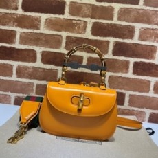 구찌 GUCCI 2022 SS 다이애나 뱀부 스몰 탑 핸들백 옐로우카멜 675797 커스텀급