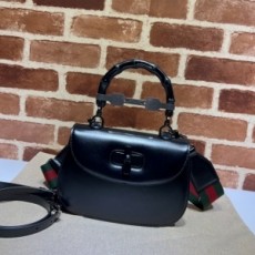 구찌 GUCCI 2022 SS 다이애나 뱀부 스몰 탑 핸들백 블랙 675797 커스텀급