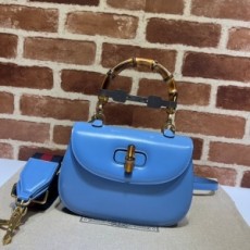 구찌 GUCCI 2022 SS 다이애나 뱀부 스몰 탑 핸들백 민트 675797 커스텀급