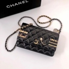 샤넬 CHANEL 2022 SS 럭키 참 체인 미듐 플랩백 블랙 AS2979 커스텀급