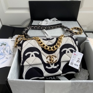 샤넬 CHANEL 2022 SS 19 플랩 메탈 체인 제니백 커스텀급