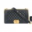 샤넬 CHANEL 2022 SS 캐비어 미듐 골드메탈 보이백 블랙 67086 커스텀급