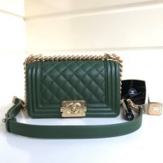 샤넬 CHANEL 2022 SS 캐비어 스몰 골드메탈 보이백 그린 67085 커스텀급
