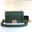 샤넬 CHANEL 2022 SS 캐비어 스몰 골드메탈 보이백 그린 67085 커스텀급