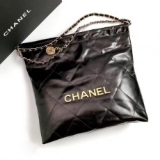 샤넬 CHANEL 2022 SS 빈티지 페이던트 체인 파우치 호보백 미듐 블랙골드 AS3261 커스텀급