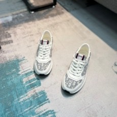 디올 DIOR 2022 SS 캐릭터 로고 그레이 남성 슈즈 커스텀급