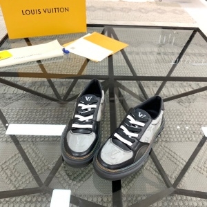루이비통 LOUIS VUITTON 2022 SS 캐릭터 로고 블랙 남성 슈즈 커스텀급