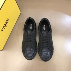 펜디 FENDI 2022 SS 캐릭터 로고 블랙 남성 슈즈 커스텀급