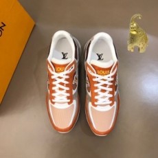 루이비통 LOUIS VUITTON 2022 SS 스웨이드 캐릭터 로고 오렌지 남성 슈즈 커스텀급