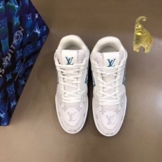 루이비통 LOUIS VUITTON 2022 SS 모노그램 캐릭터 로고 화이트 남성 슈즈 커스텀급
