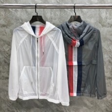 톰브라운 THOM BROWNE 2022 SS 레드삼선 포켓 그레이 남성 바람막이 점퍼 커스텀급