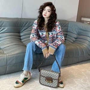 구찌 GUCCI 2022 SS 캐릭터 스트라이프 여성 니트 가디건 커스텀급